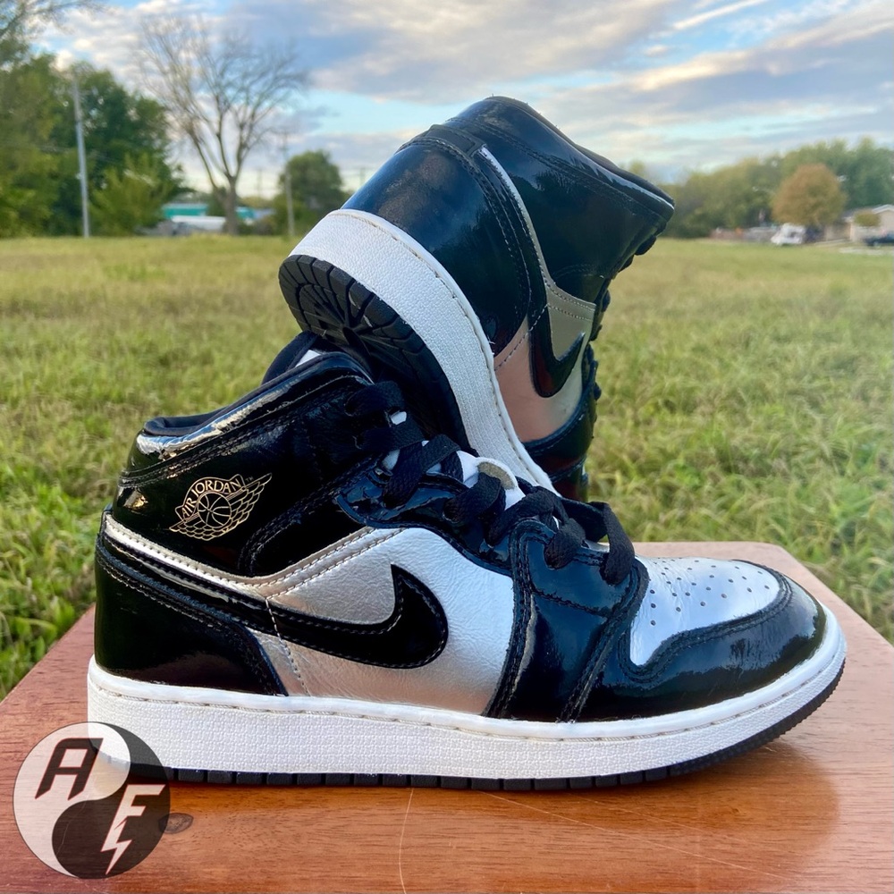 Jordan Retro 1 ‘Black Metallic’ (5.5Y)